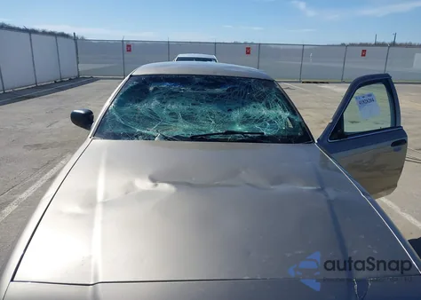 2010 Ford Crown Victoria Police/Police Interceptor z USA, uszkodzony, nr VIN 2FABP7BV1AX145319